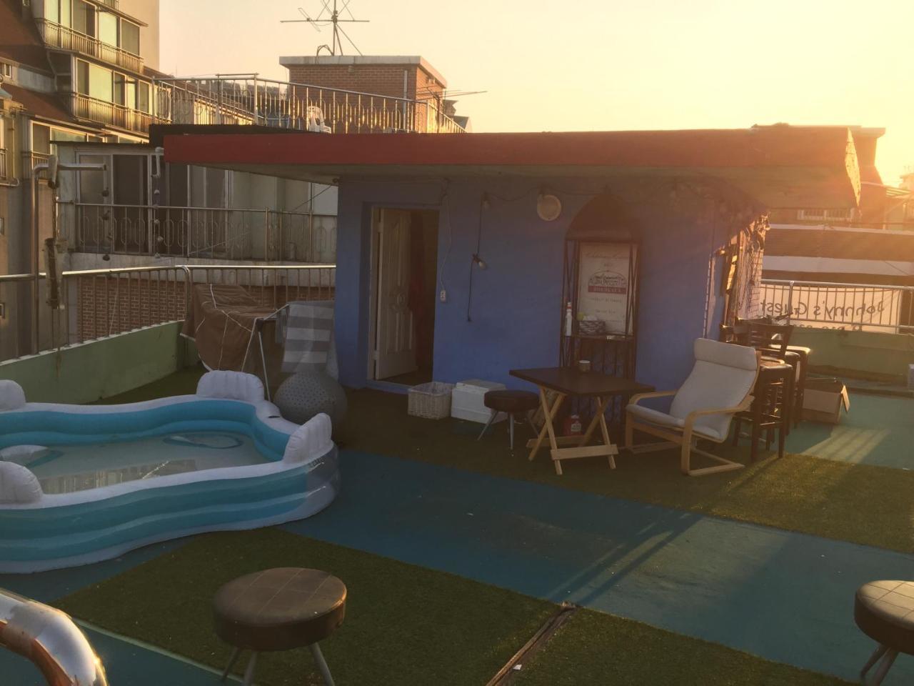 Johnny's Guest house